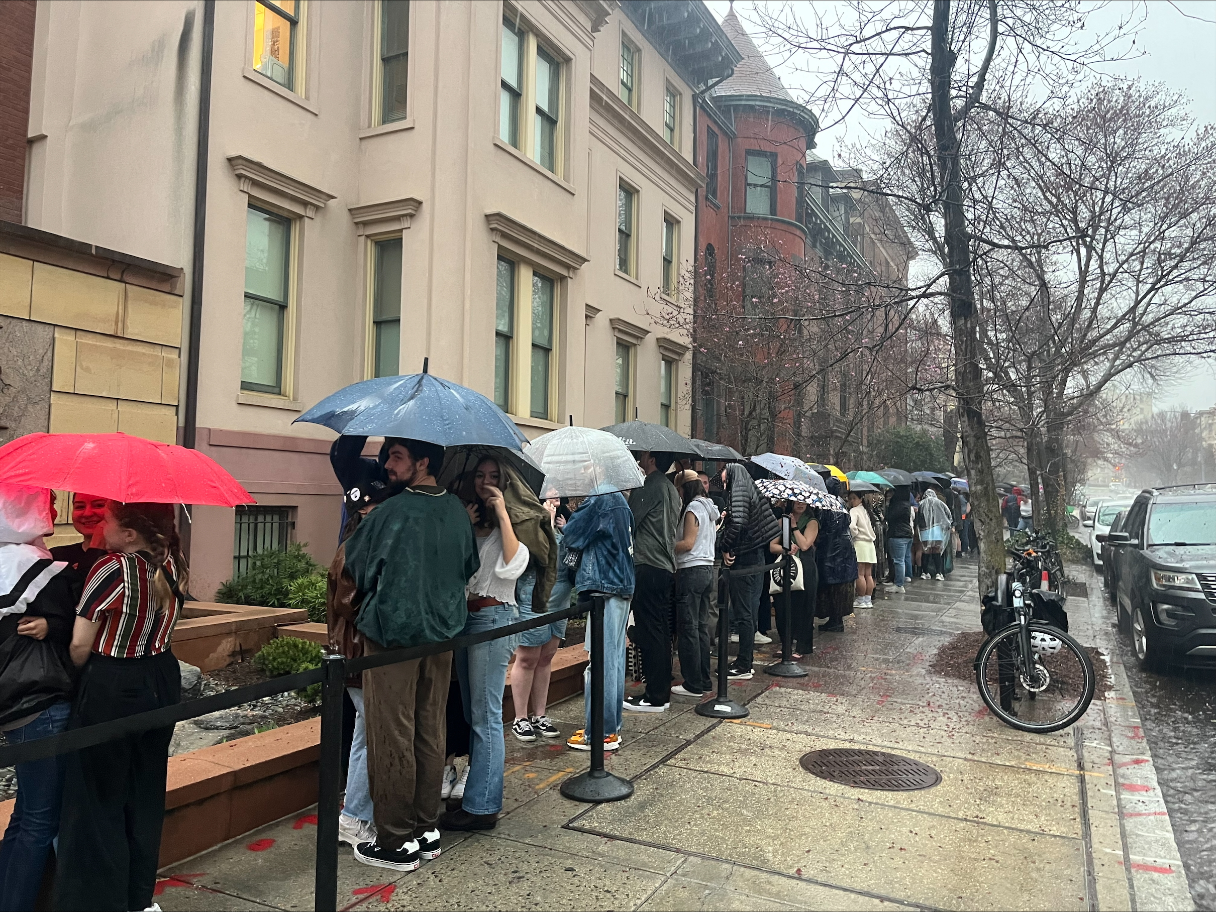 People lined up in the rain outside of The Phillips Collection